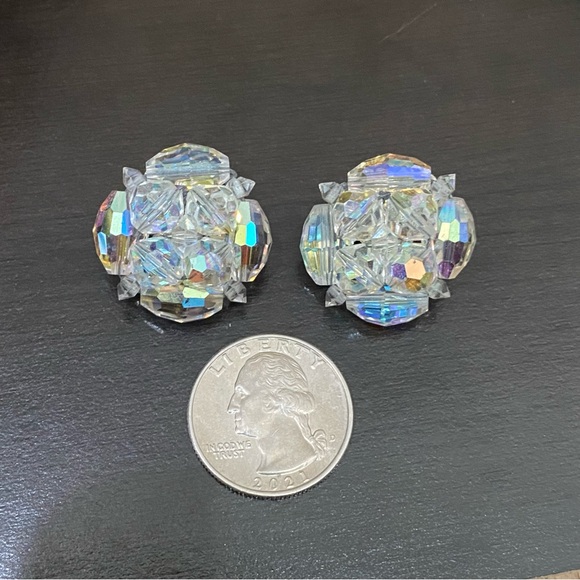 Vintage Laguna Aurora Borealis Cluster Clip Earrings - Picture 6 of 13